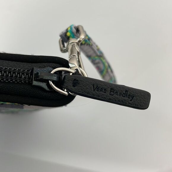 Vera Bradley RFID Grab and Go Wallet/Wristlet in Pattern Paisley Stripe. - Picture 3 of 10